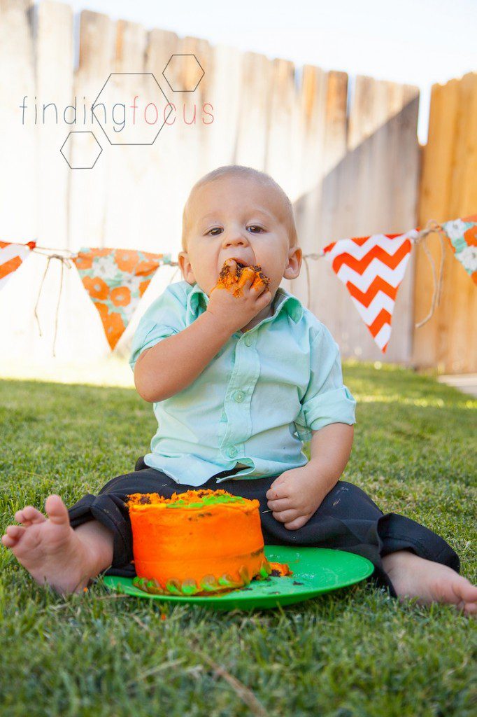 Maverick's Cake Smash Blog Photos (6 of 14)
