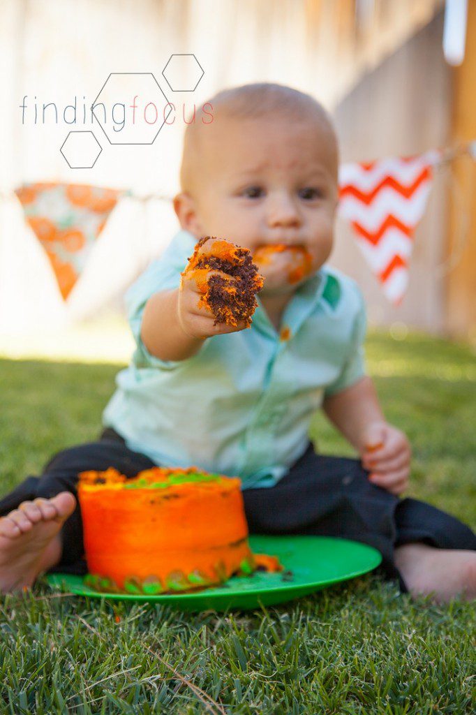 Maverick's Cake Smash Blog Photos (7 of 14)