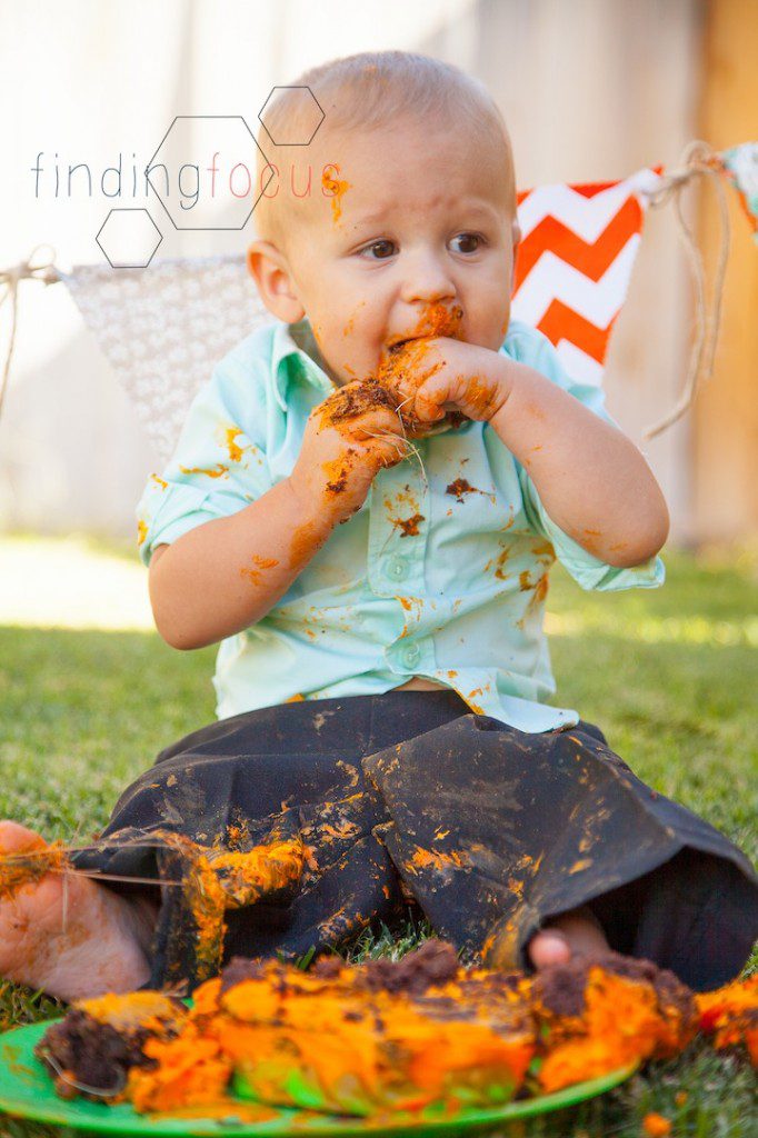 Maverick's Cake Smash Blog Photos (8 of 14)